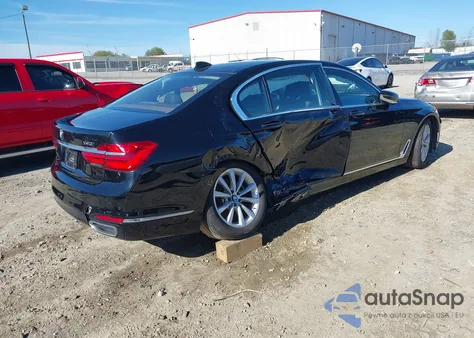 2018 BMW 740I из США, поврежденный, VIN WBA7E2C56JG743030